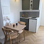 Elegante Maison Amienoise - Proche Gare, Home-cinema, 3 Doubles, 1 Familiale Avec Jacuzzi Privatif - La Maison Des Petits Sablon Amiens