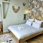 Elegante Maison Amienoise - Proche Gare, Home-cinema, 3 Doubles, 1 Familiale Avec Jacuzzi Privatif - La Maison Des Petits Sablon 3*