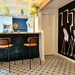 Elegante Maison Amienoise - Proche Gare, Home-cinema, 3 Doubles, 1 Familiale Avec Jacuzzi Privatif - La Maison Des Petits Sablon Gæstehus Amiens