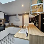 Elegante Maison Amienoise - Proche Gare, Home-cinema, 3 Doubles, 1 Familiale Avec Jacuzzi Privatif - La Maison Des Petits Sablon 3*