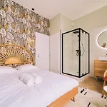 Elegante Maison Amienoise - Proche Gare, Home-cinema, 3 Doubles, 1 Familiale Avec Jacuzzi Privatif - La Maison Des Petits Sablon Vendégház Amiens