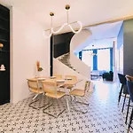 Elegante Maison Amienoise - Proche Gare, Home-cinema, 3 Doubles, 1 Familiale Avec Jacuzzi Privatif - La Maison Des Petits Sablon Gæstehus Amiens