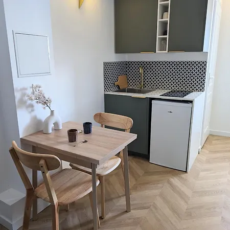 Elegante Maison Amienoise - Proche Gare, Home-cinema, 3 Doubles, 1 Familiale Avec Jacuzzi Privatif - La Maison Des Petits Sablon Amiens
