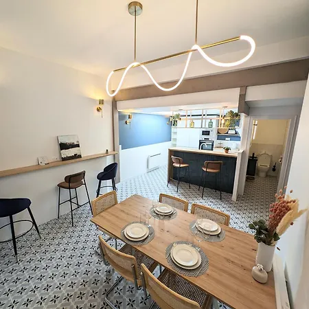 Elegante Maison Amienoise - Proche Gare, Home-cinema, 3 Doubles, 1 Familiale Avec Jacuzzi Privatif - La Maison Des Petits Sablon 3*