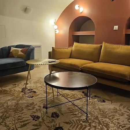 Elegante Maison Amienoise - Proche Gare, Home-cinema, 3 Doubles, 1 Familiale Avec Jacuzzi Privatif - La Maison Des Petits Sablon Guest house Amiens