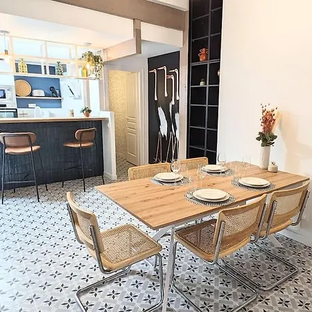 La Maison Des Petits Sablon بيت ضيافة *