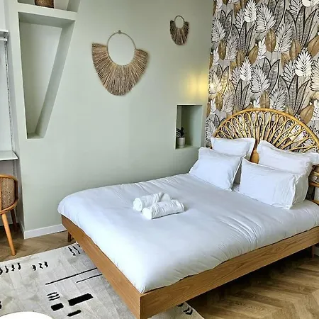 Elegante Maison Amienoise - Proche Gare, Home-cinema, 3 Doubles, 1 Familiale Avec Jacuzzi Privatif - La Maison Des Petits Sablon 3*
