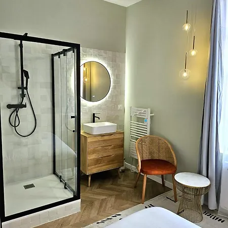 Gasthof Elegante Maison Amienoise - Proche Gare, Home-cinema, 3 Doubles, 1 Familiale Avec Jacuzzi Privatif - La Maison Des Petits Sablon