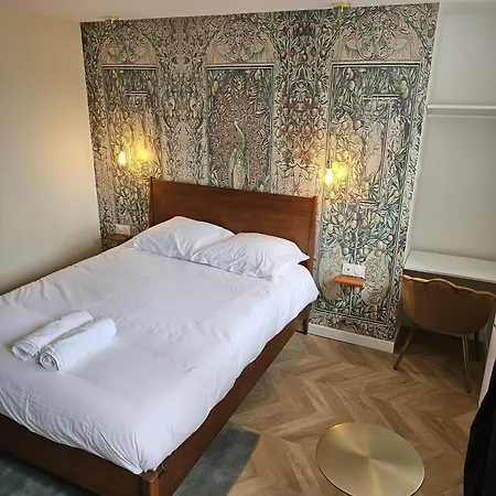 La Maison Des Petits Sablon بيت ضيافة *