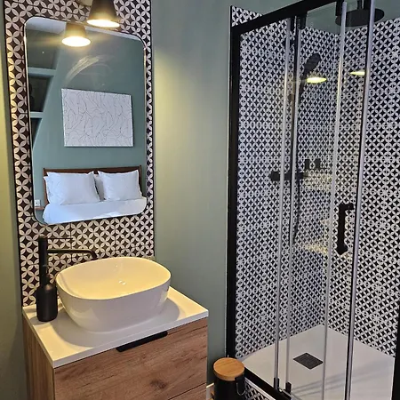 Elegante Maison Amienoise - Proche Gare, Home-cinema, 3 Doubles, 1 Familiale Avec Jacuzzi Privatif - La Maison Des Petits Sablon Gasthof