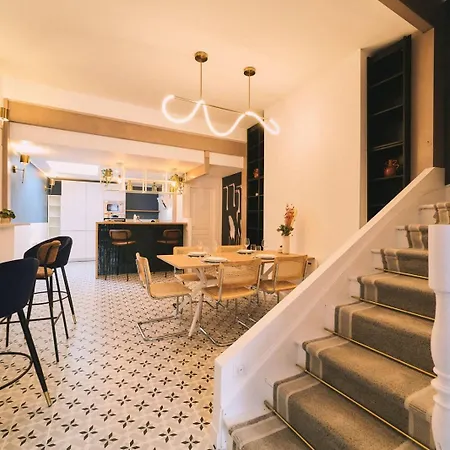 Elegante Maison Amienoise - Proche Gare, Home-cinema, 3 Doubles, 1 Familiale Avec Jacuzzi Privatif - La Maison Des Petits Sablon 3*