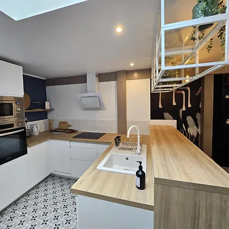 Elegante Maison Amienoise - Proche Gare, Home-cinema, 3 Doubles, 1 Familiale Avec Jacuzzi Privatif - La Maison Des Petits Sablon 3*