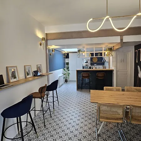 Elegante Maison Amienoise - Proche Gare, Home-cinema, 3 Doubles, 1 Familiale Avec Jacuzzi Privatif - La Maison Des Petits Sablon 3*