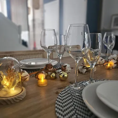 Elegante Maison Amienoise - Proche Gare, Home-cinema, 3 Doubles, 1 Familiale Avec Jacuzzi Privatif - La Maison Des Petits Sablon