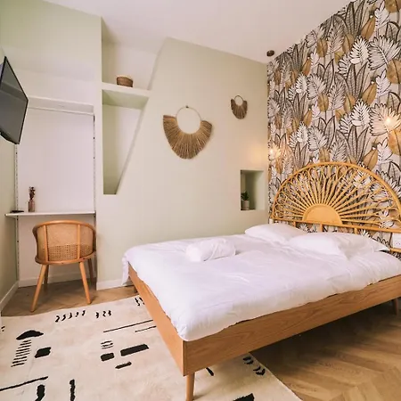 Elegante Maison Amienoise - Proche Gare, Home-cinema, 3 Doubles, 1 Familiale Avec Jacuzzi Privatif - La Maison Des Petits Sablon