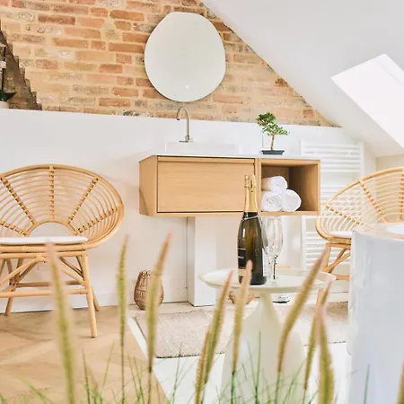 Elegante Maison Amienoise - Proche Gare, Home-cinema, 3 Doubles, 1 Familiale Avec Jacuzzi Privatif - La Maison Des Petits Sablon Penzion Amiens