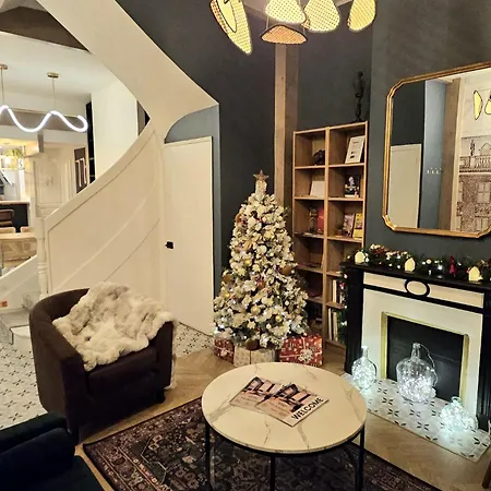 Elegante Maison Amienoise - Proche Gare, Home-cinema, 3 Doubles, 1 Familiale Avec Jacuzzi Privatif - La Maison Des Petits Sablon 3* Amiens